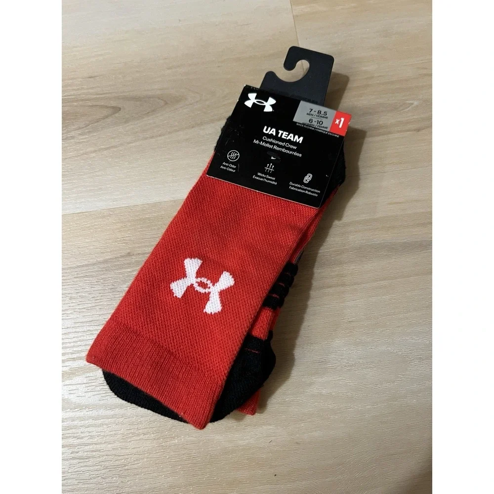 Under Armour UA Soccer Sock Cushioned Crew Red‎ M 7-8.5 W 6-10 Wicking